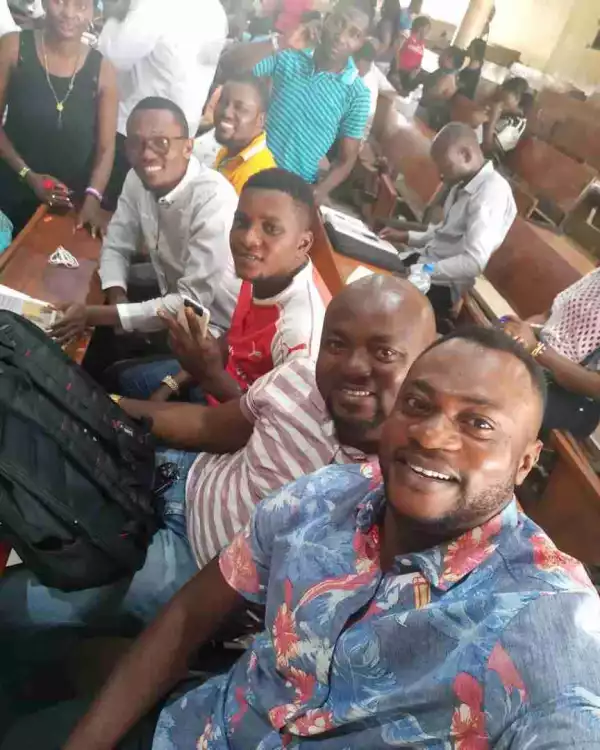 Photo Of Star Actor, Odunlade Adekola In Class With His Coursemates In UNILAG 